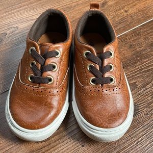 Boys Old Navy Shoes size 7 great used condition